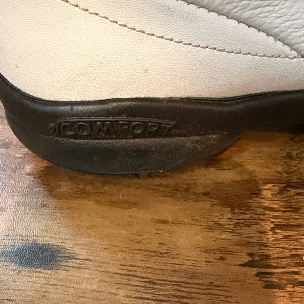 FootJoy White Leather Golf Shoes - Picture 7 of 7